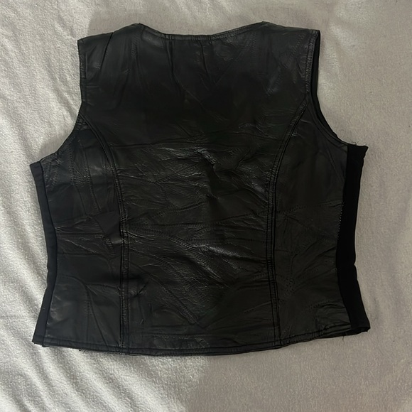 Vintage leather women’s zip up vest - Picture 4 of 4